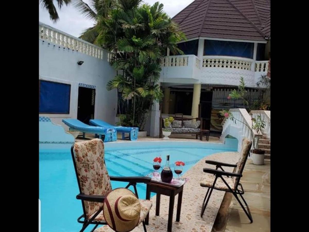 Suitetrails - Room in Holiday house - Kivuli Villas We Charge Per Room Per Night