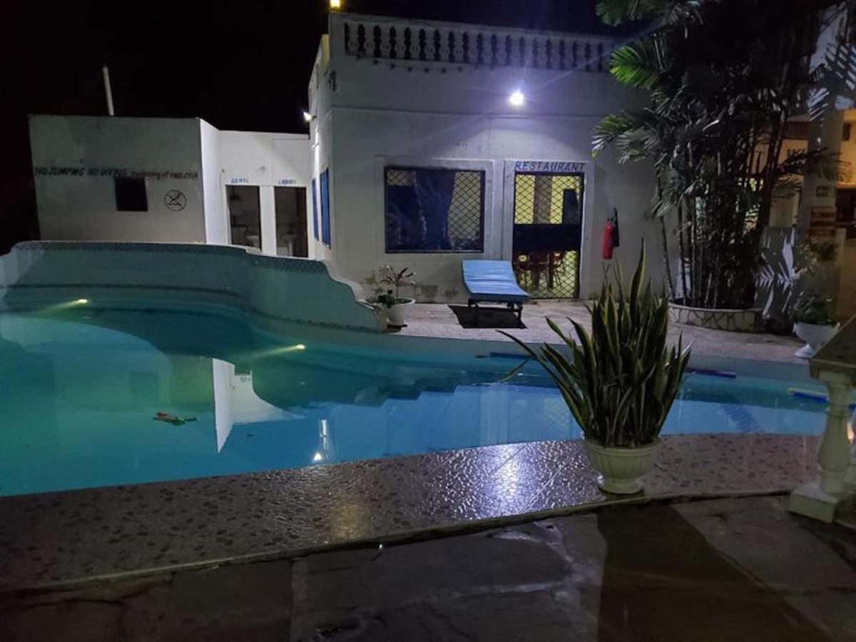 Suitetrails - Room in Holiday house - Kivuli Villas We Charge Per Room Per Night