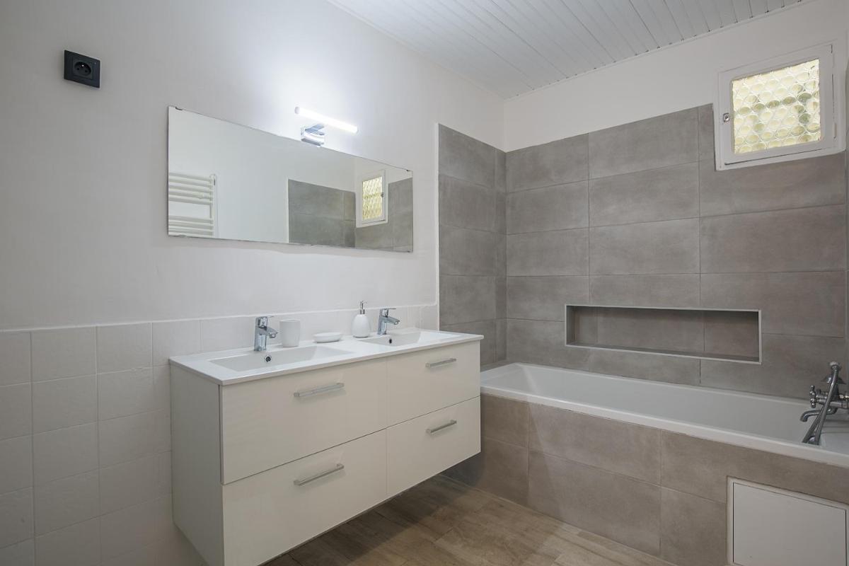 Superbe Appartement 6CH dans le cœur de Marseille - La French Casa Dragon - Hizvo