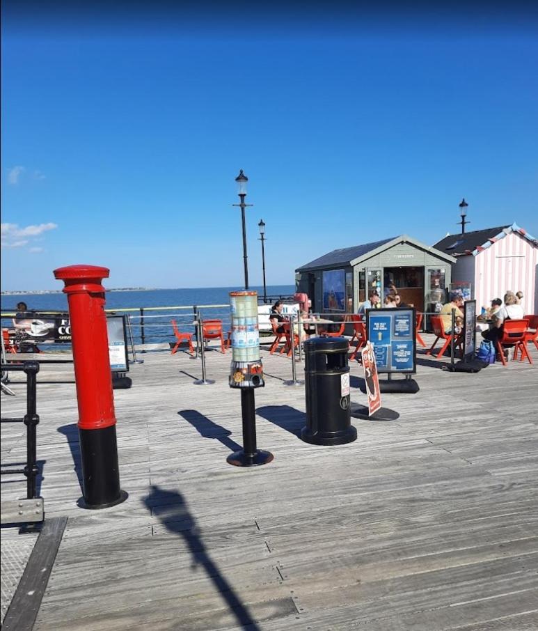 SHOREFIELD COTTAGE - Sea facing 3-bedroom cottage - Housity