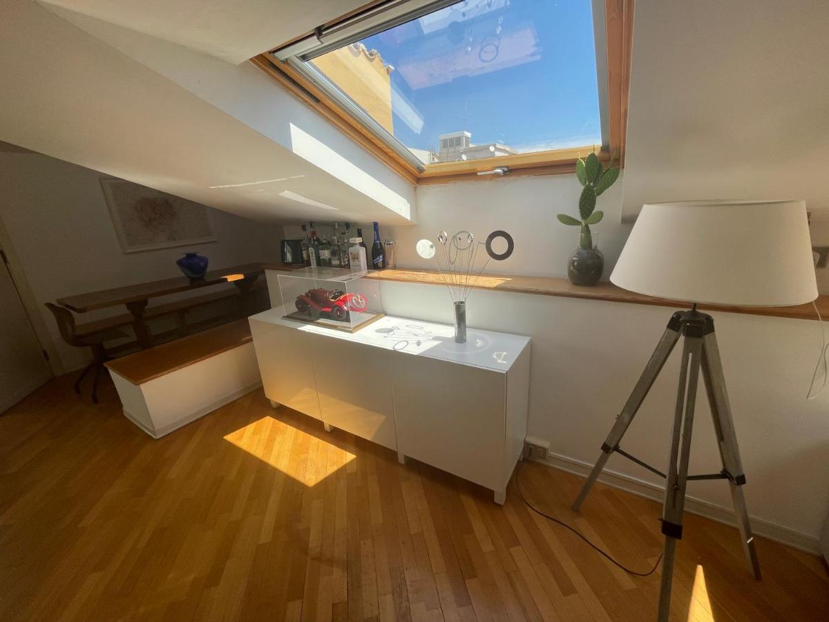 Design Apartment in City Center with Terrace - Hizvo