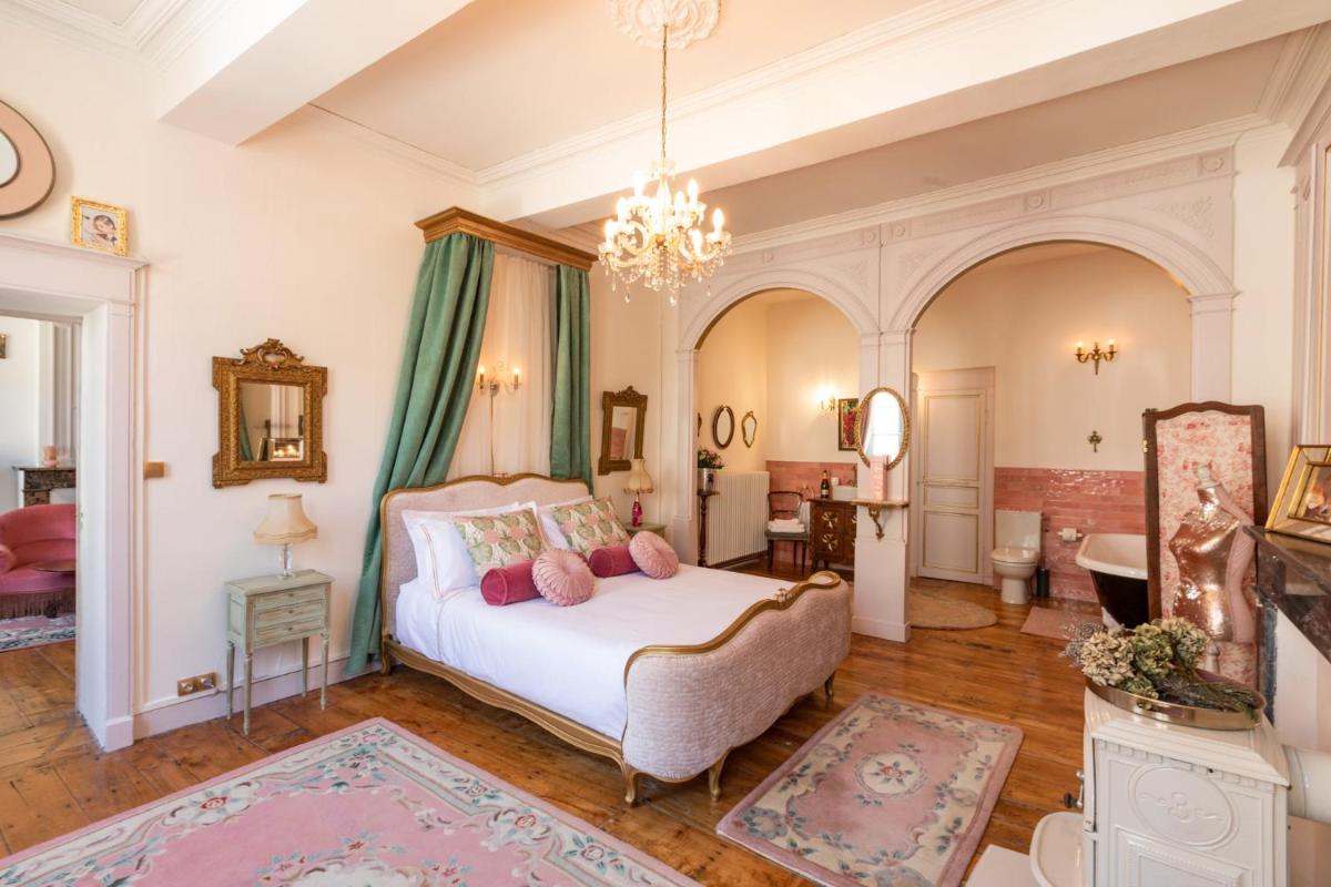 Luxueuses Suites & Chambres d'hôtes - accueil champagne, petit-déjeuner - Maison Champagne - Housity