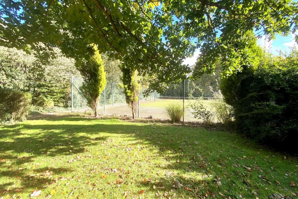 Walcot Hall - Stunning Stately Home set in 27 acres of parkland and sleeping 16+ - Housity
