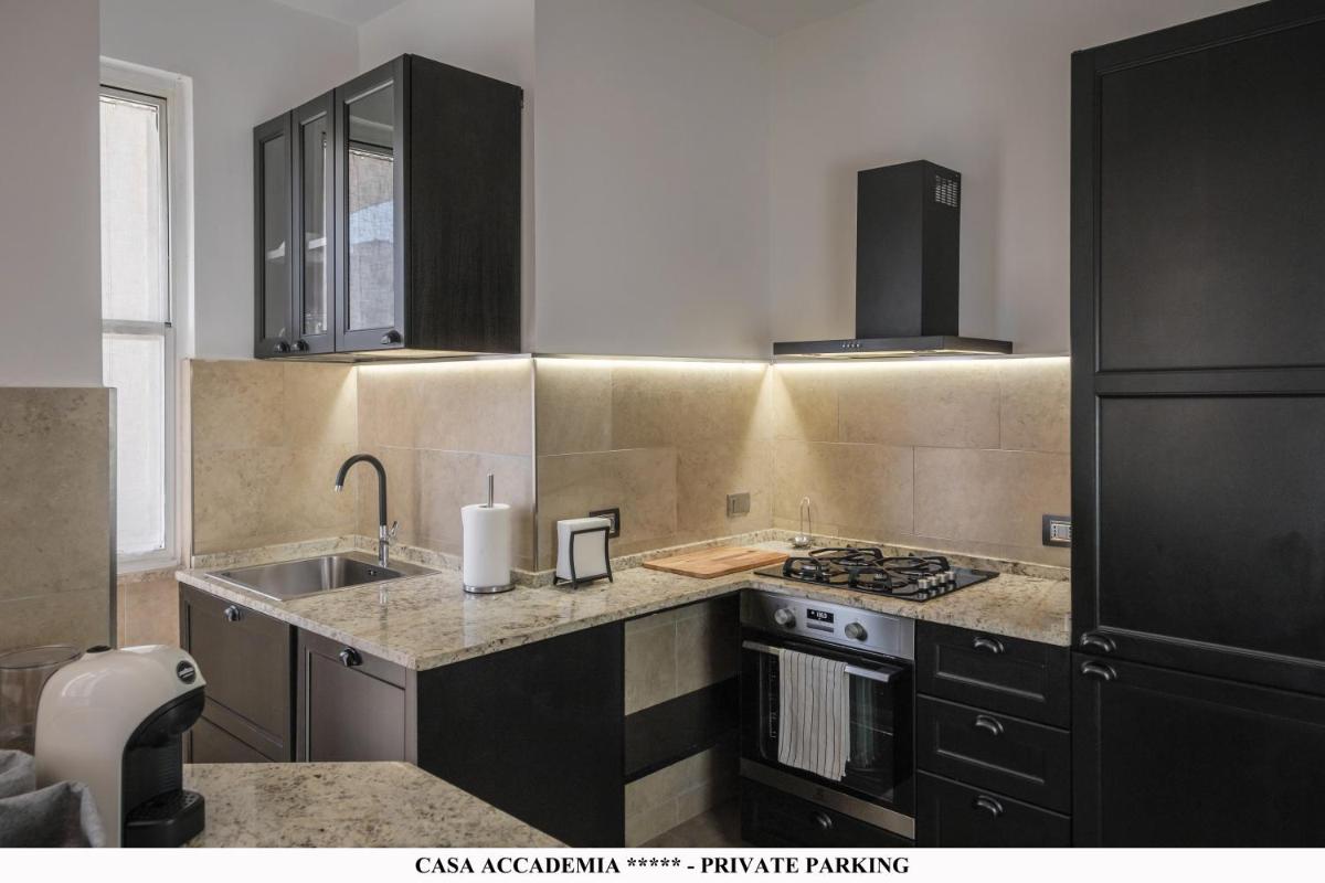 ELEGANTE CASA ACCADEMIA ***** - PRIVATE PARKING - Housity