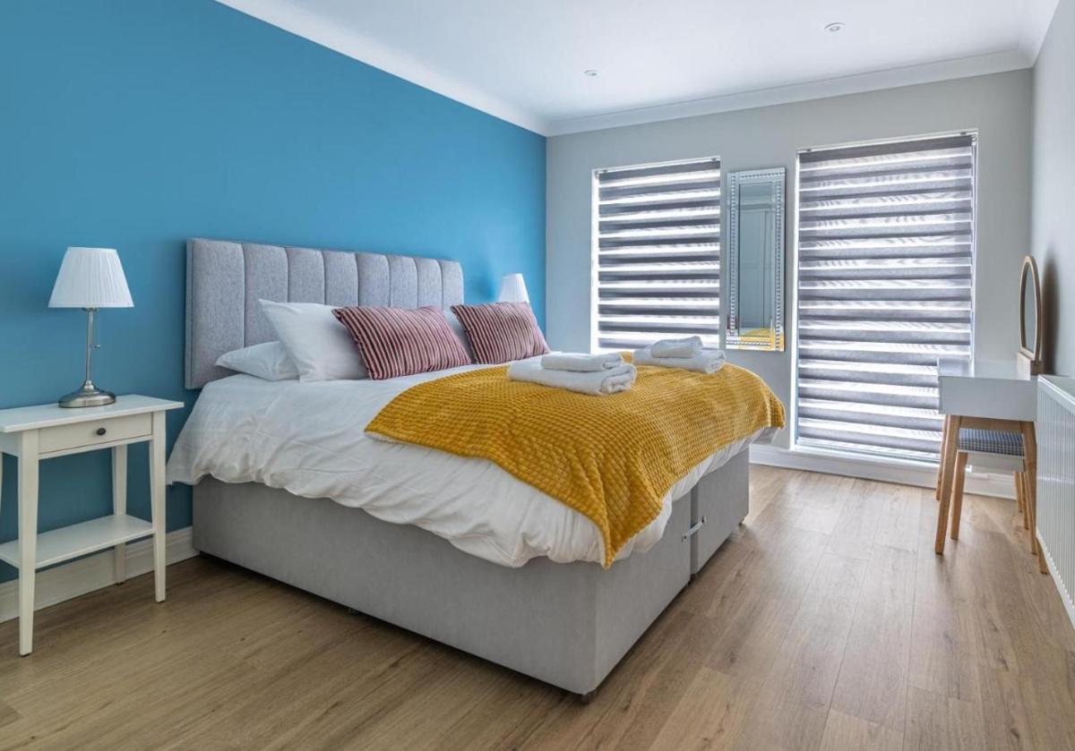 Seaford Retreat with Free Parking By My Getaways - Housity