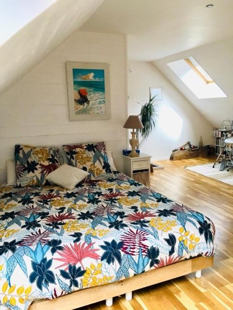 Chambre, spa, petit déjeuner - Housity