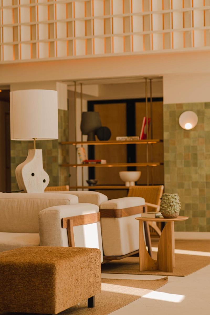 Uma área de estar em Aethos Ericeira