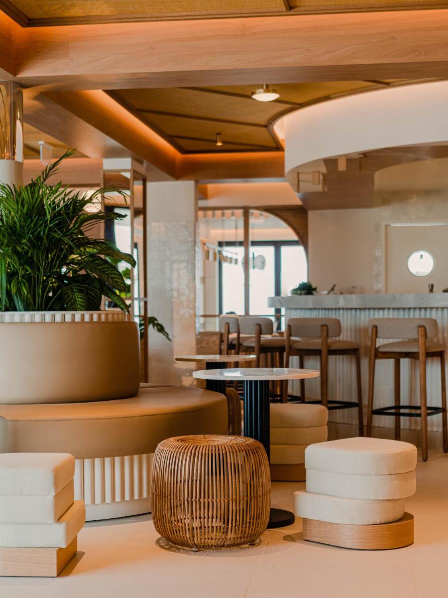 Um restaurante ou outro lugar para comer em Aethos Ericeira