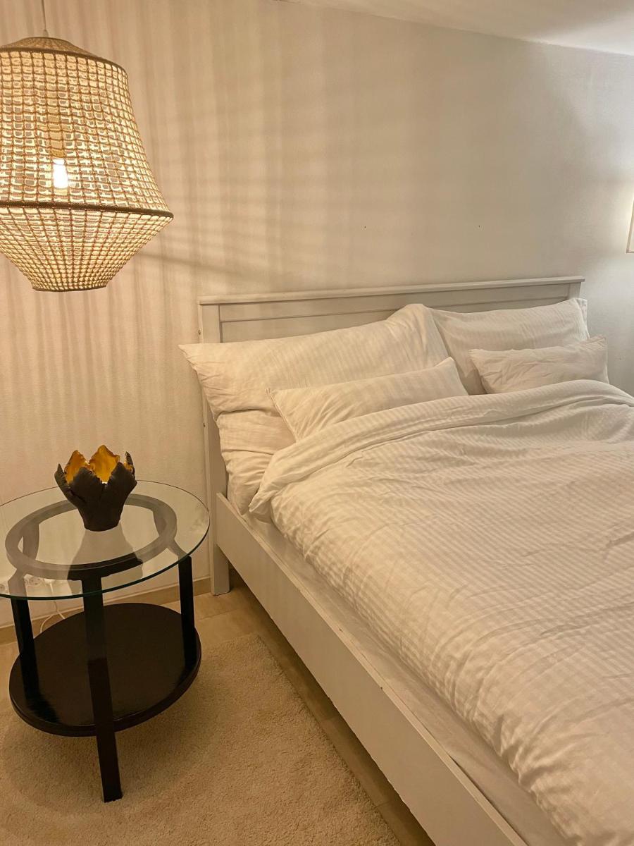 Friendly White house - Housity