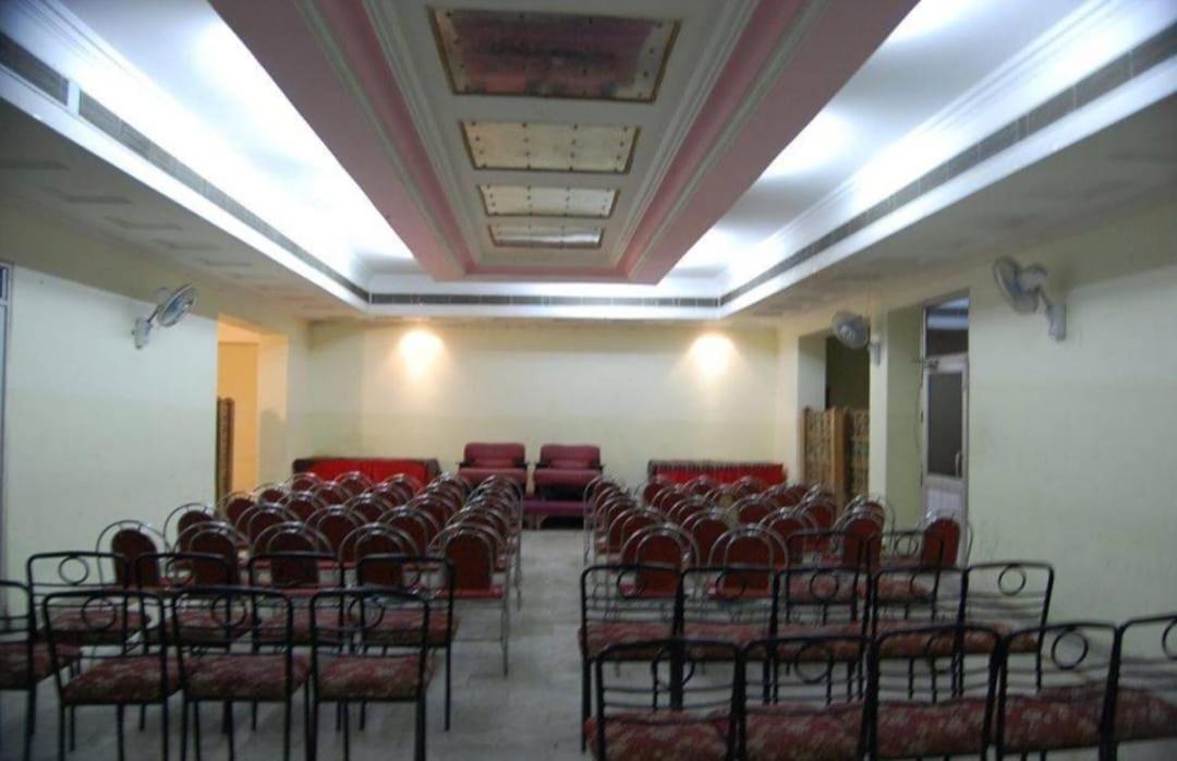 Suitetrails - Hotel Abhi international