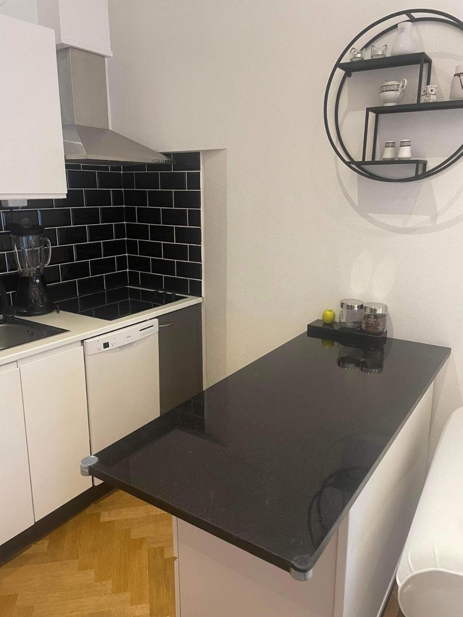 Nyrenoverad lägenhet - Housity