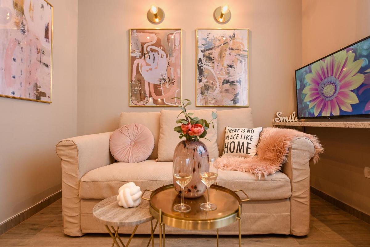Suitetrails - SWEET BLOSSOM - Lovely 1BR Apt in the City Center