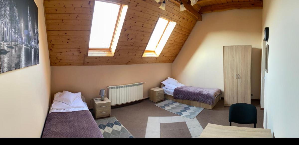 NOCLEGI Grojec - Housity