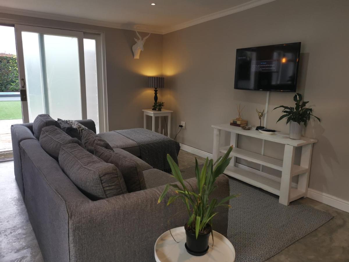 Gray Cottage - Housity