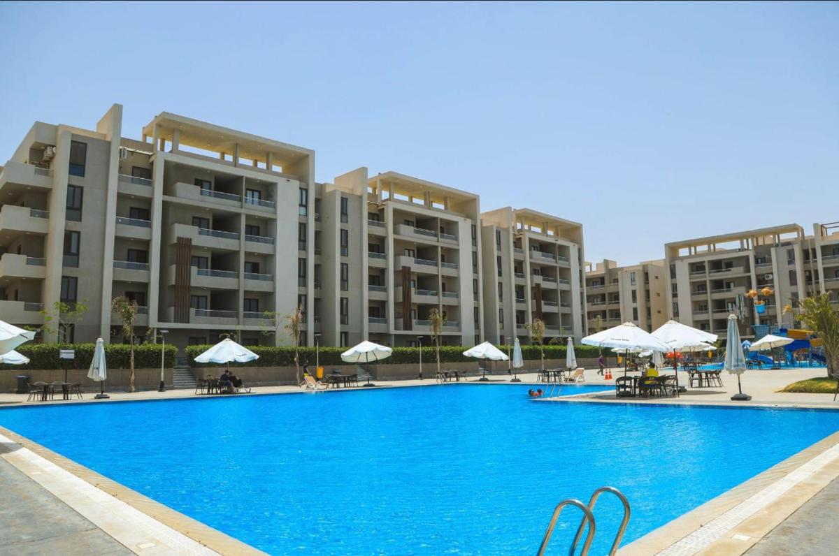 للعائلات فقط شاليه فندقي اليجانس جراند هيلز الساحل الشمالي-Grand Hills North Coast Families Only G24 - Housity