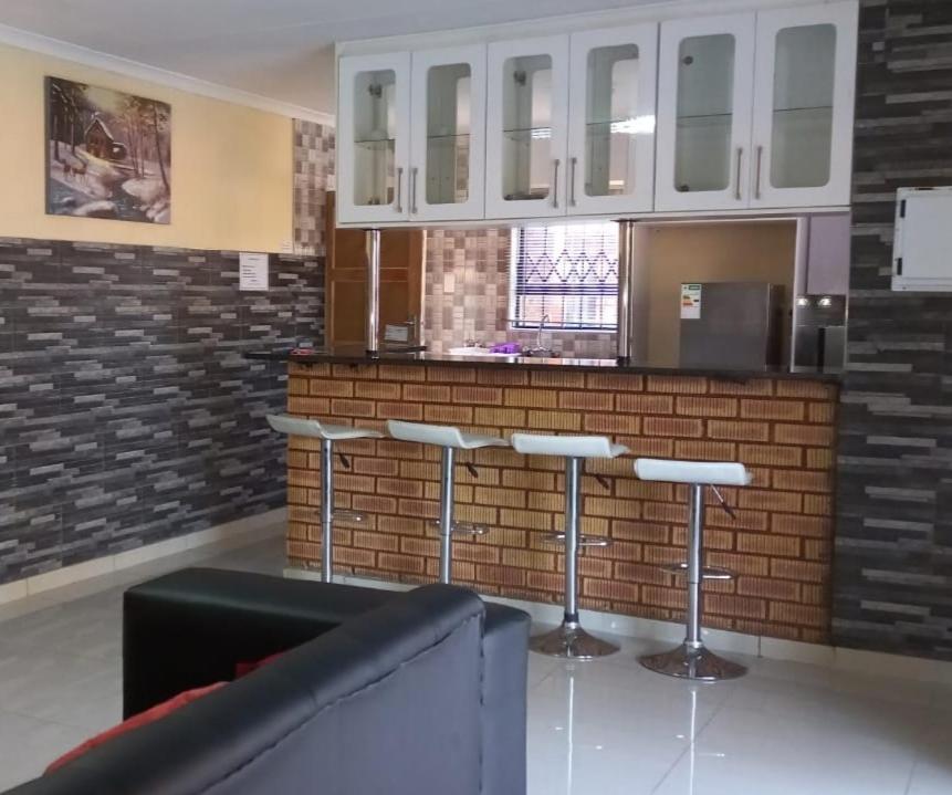 The Glory House - Housity