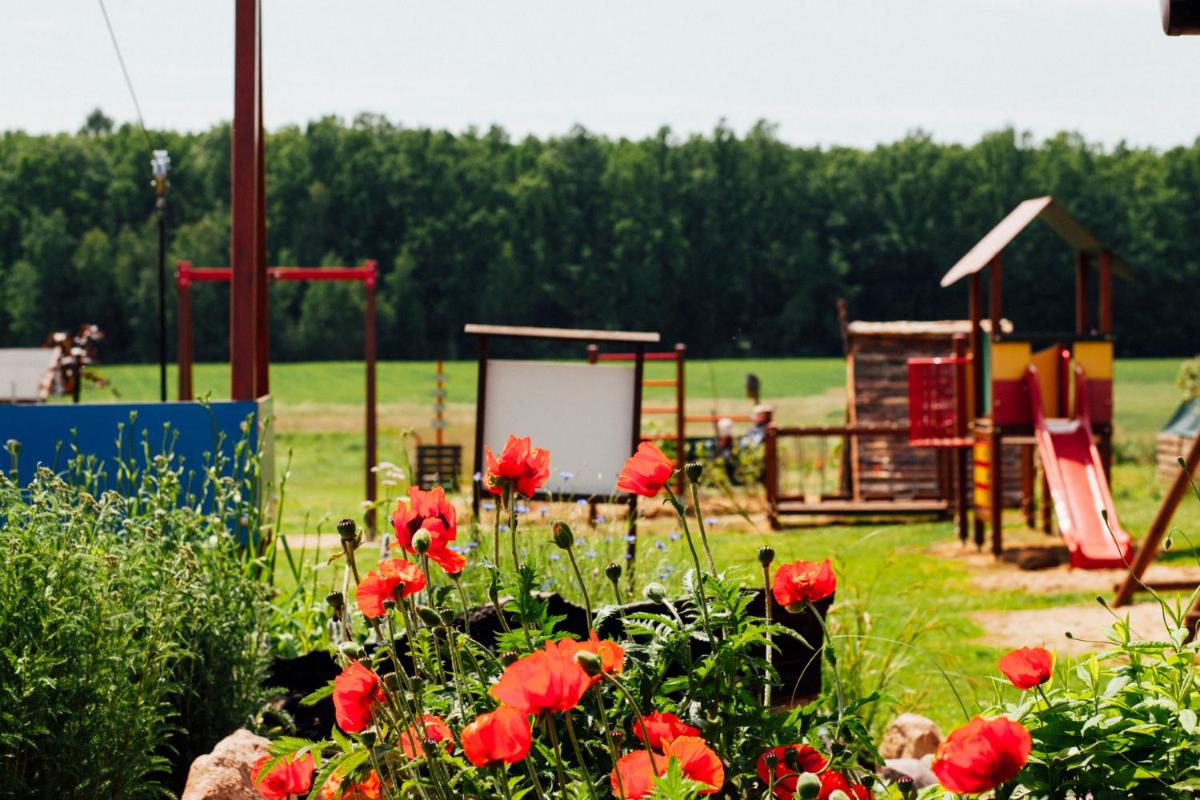 Agroturystyka Zwierzyniec Pierwszy - Housity