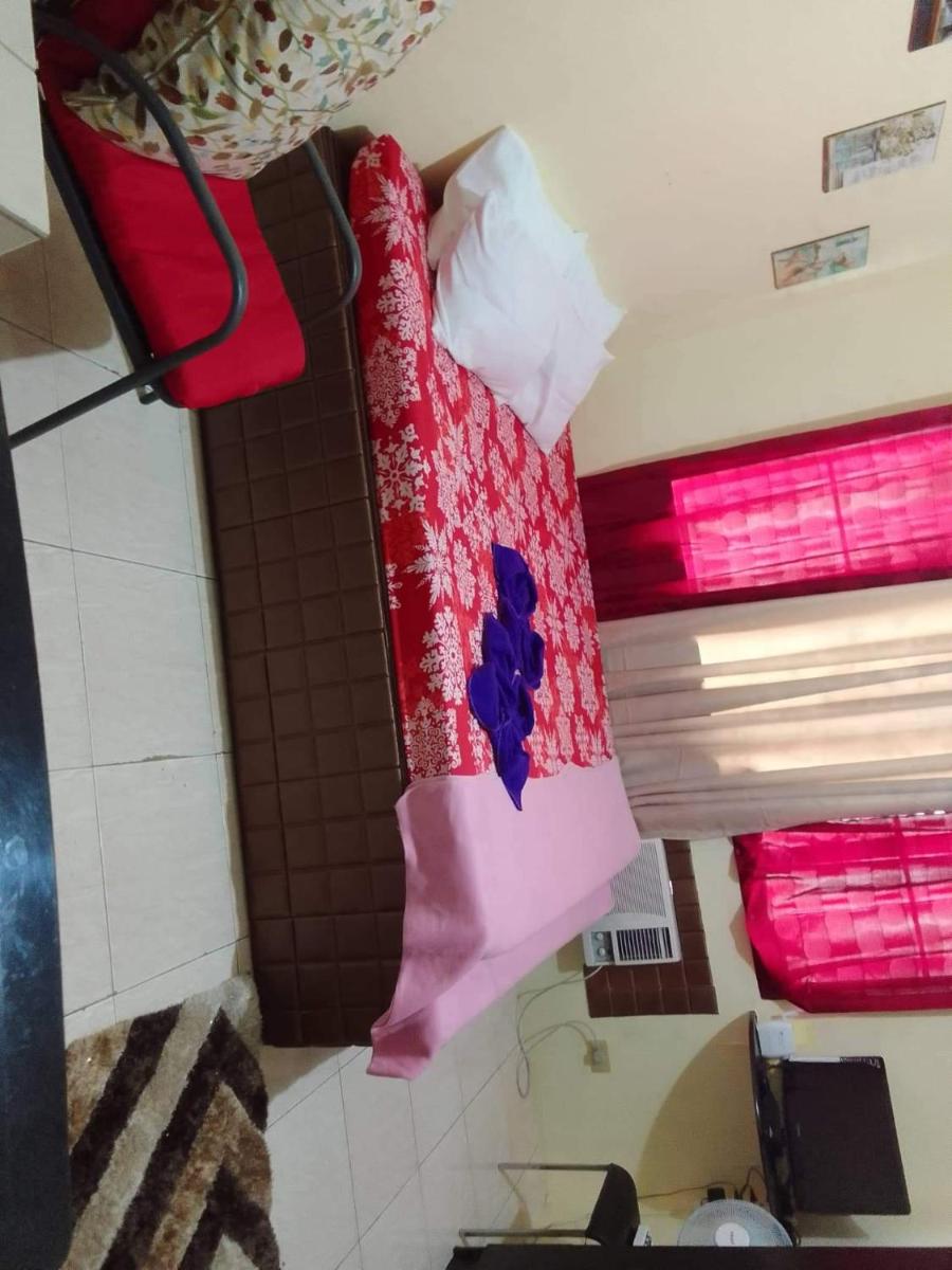 Aliyahs’s Place: Staycation in Valley Golf Cainta - Housity
