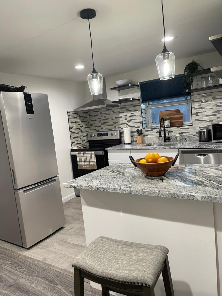 Cozy 1BR apt in Elizabeth -10 min to EWR airport & 30 min to NYC - Housity