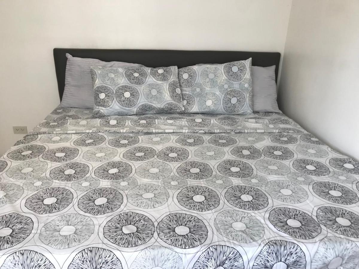 One Oasis 1 BR w/ Balcony - Housity