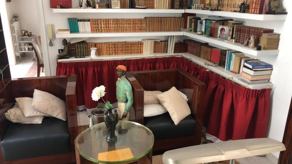 Stunning luxury B&B in medieval Main Street, Salerno - Housity