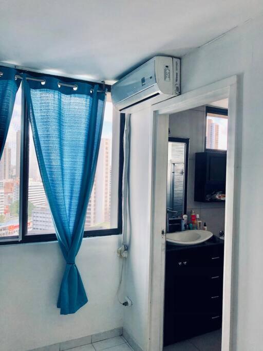 Suitetrails - Central Modern Apartment AC/Pool/Wifi