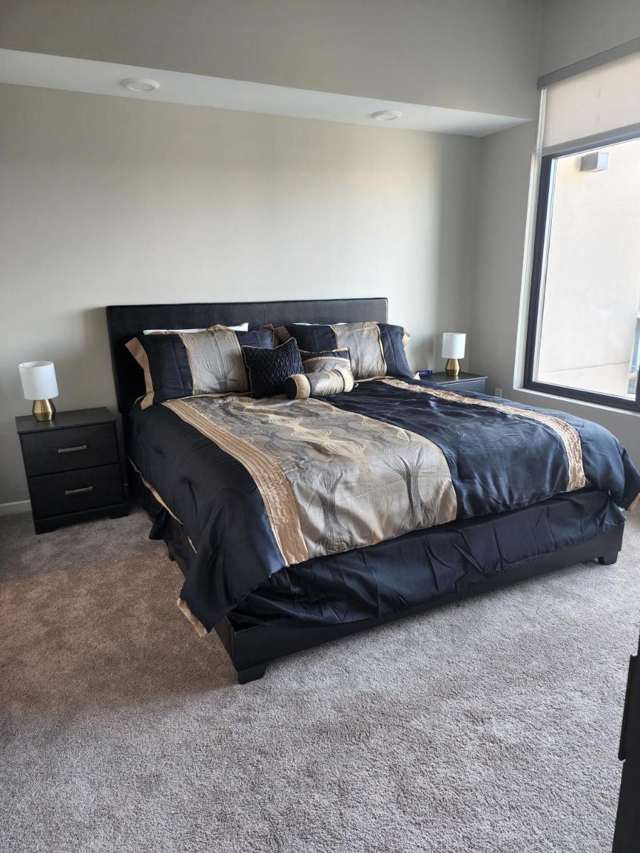 Penthouse Loft In The Flats - Housity