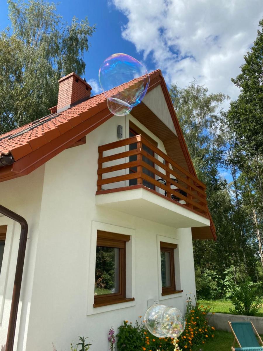 Caloroczny domek letniskowy ze stawem - Housity