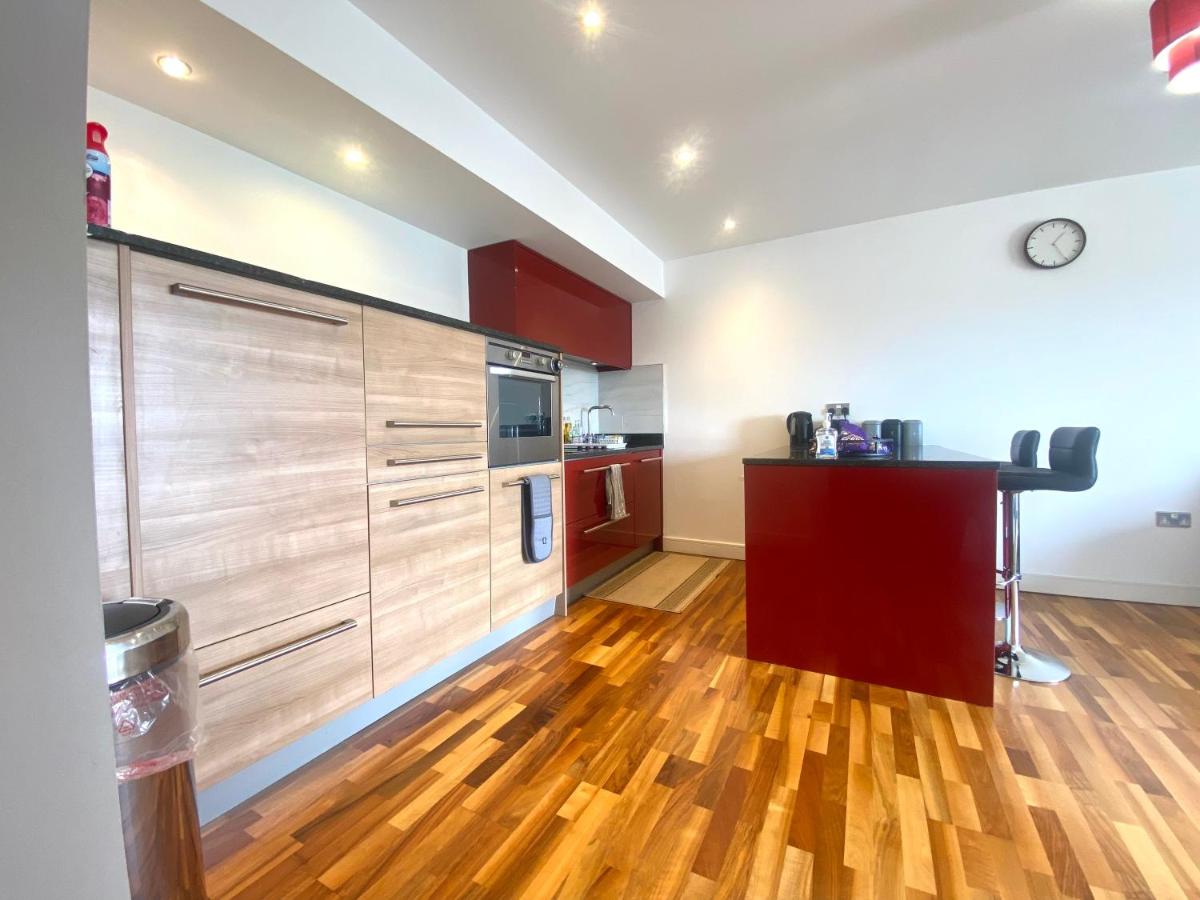 Swanky 2 BDR Apt/Opp Edgbaston Cricket Ground/Free Parking - Housity
