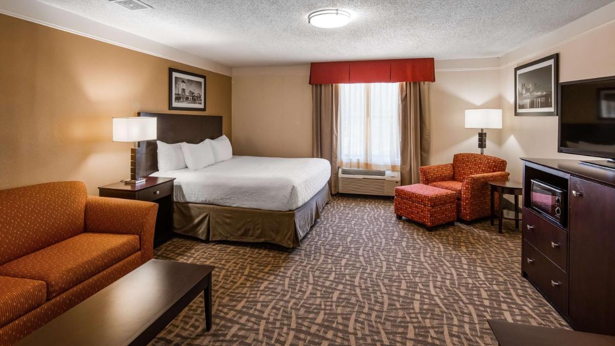 Best Western Plus Peoria - Housity