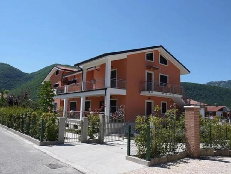 Suitetrails - Deluxe 3 Bed Apartment, Near Picinisco, Sleeps 6