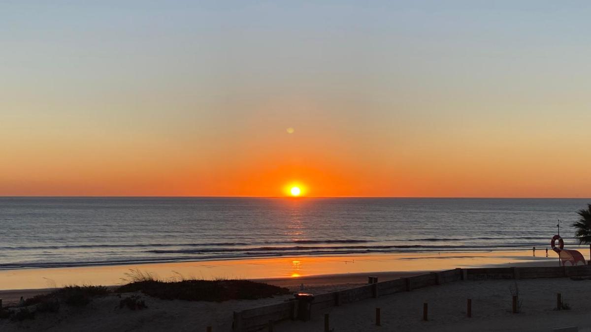Rock’s Beach Spot Suit - Housity