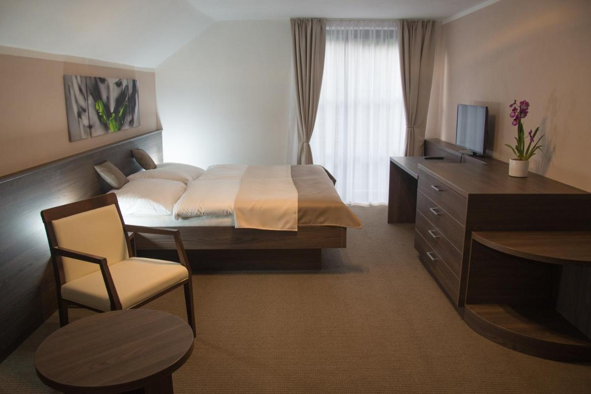 Restaurace a Penzion U Klásků - Housity