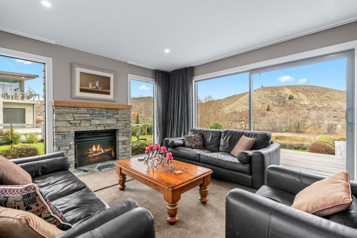 Grandview Lodge - Lowburn Holiday Home - Housity