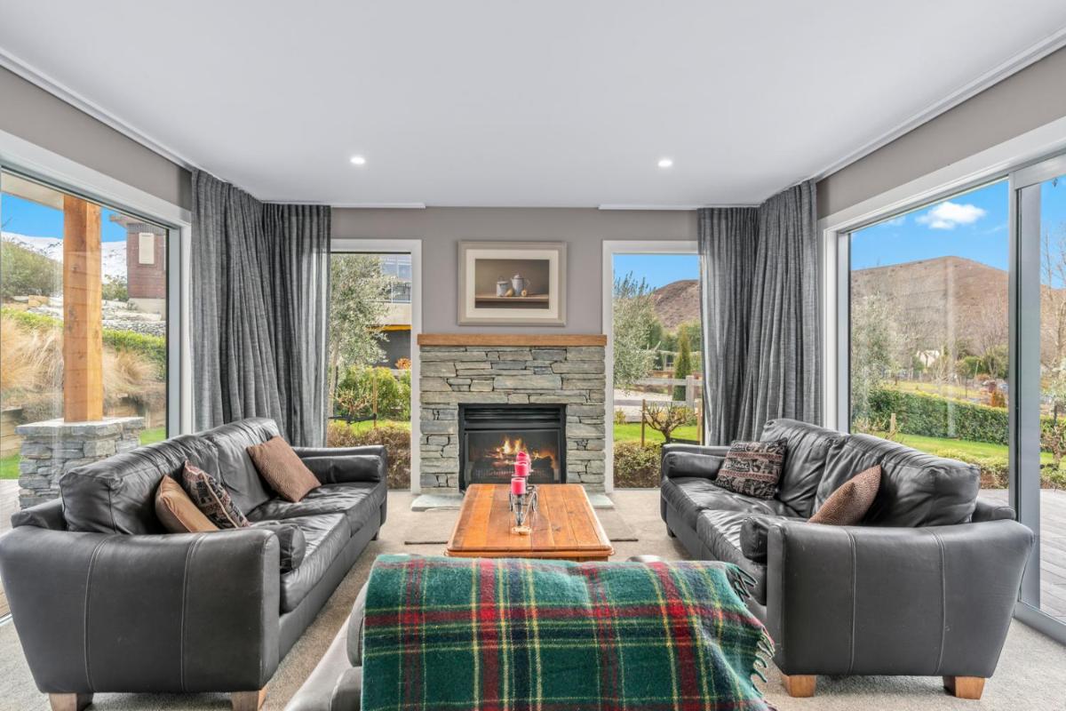 Grandview Lodge - Lowburn Holiday Home - Housity