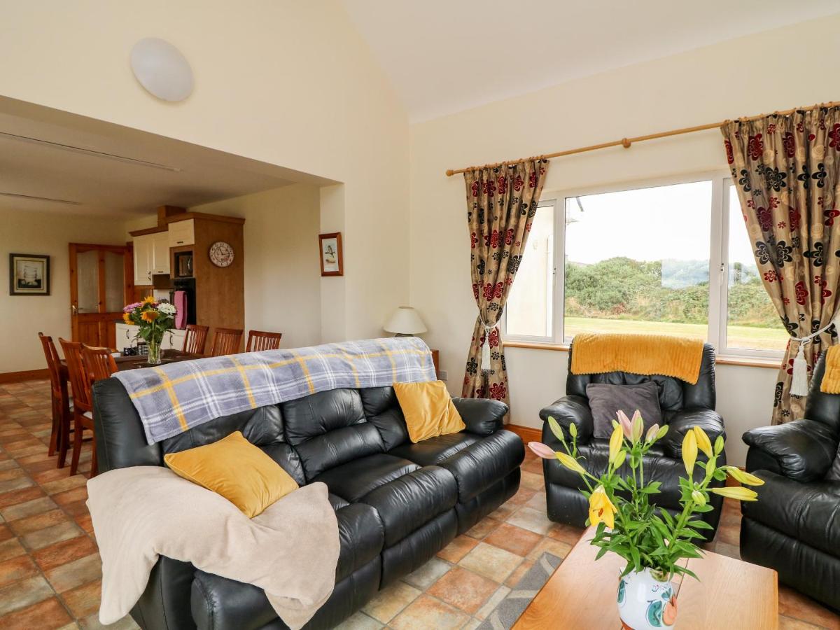 High Meadow House - Housity