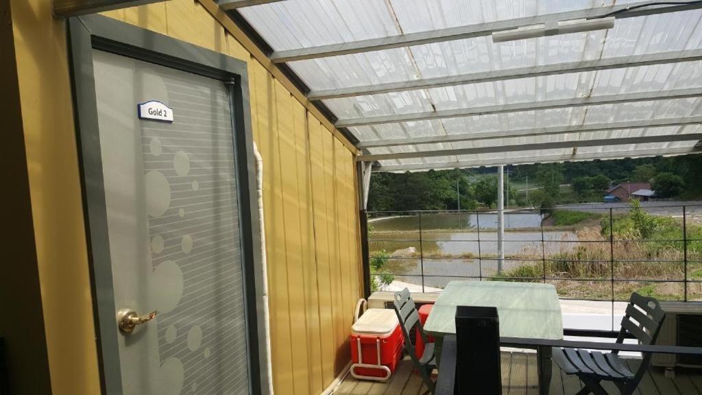 Luxe Glamping & Farm - Housity