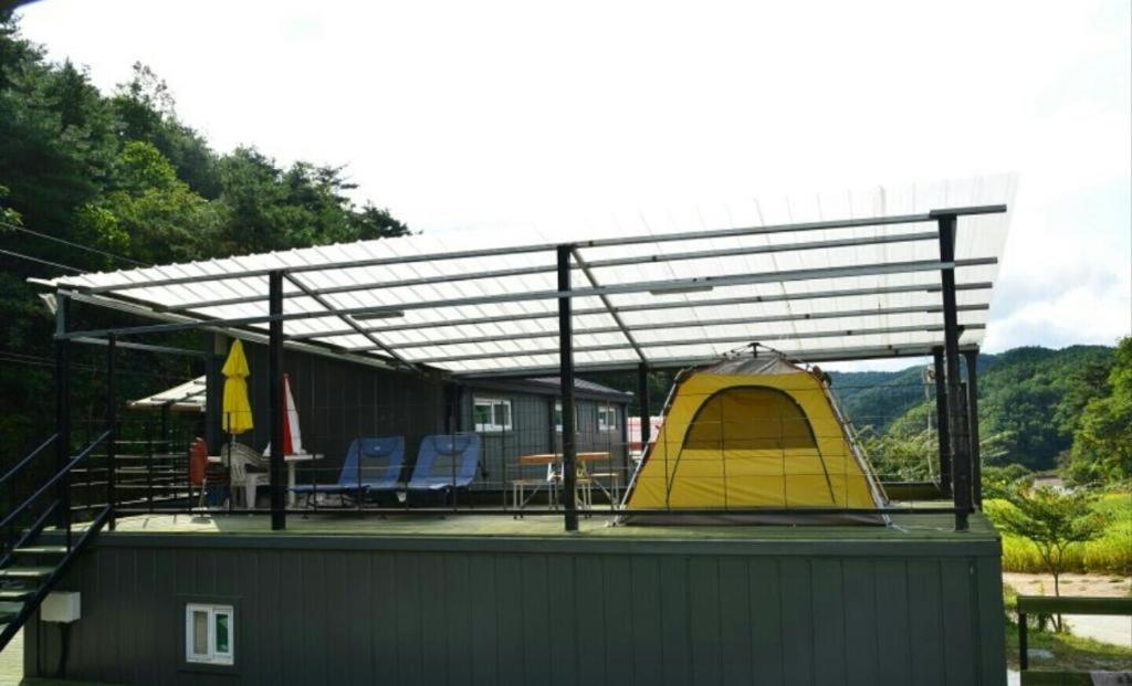 Luxe Glamping & Farm - Housity