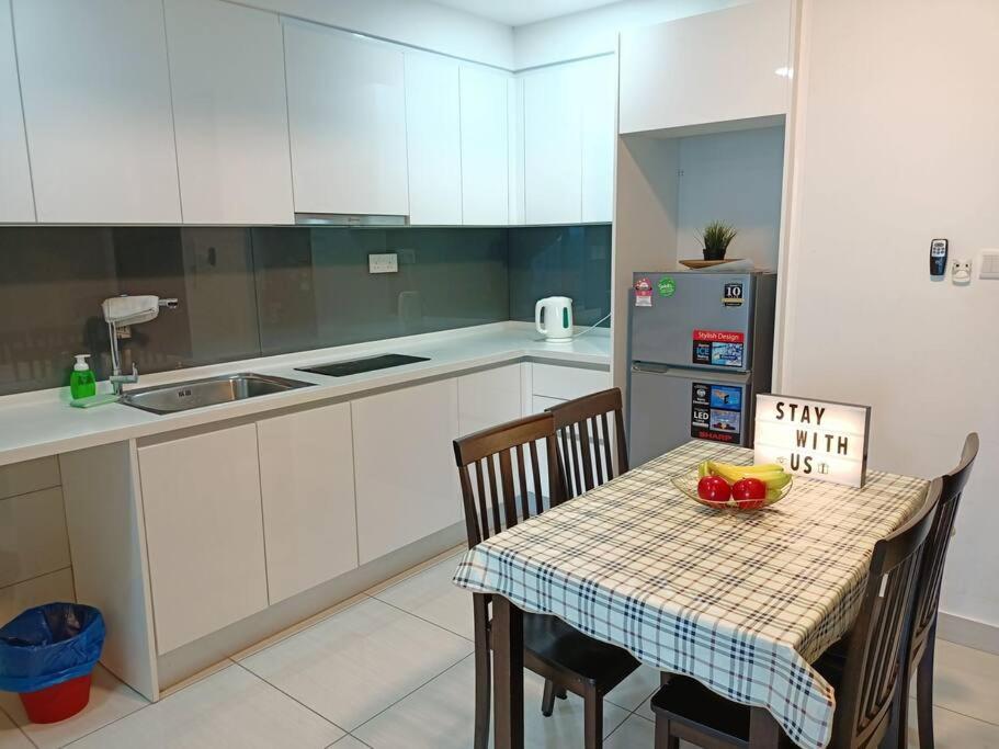 Suitetrails - C0704 Almas Suite seaview & Netflix STAY