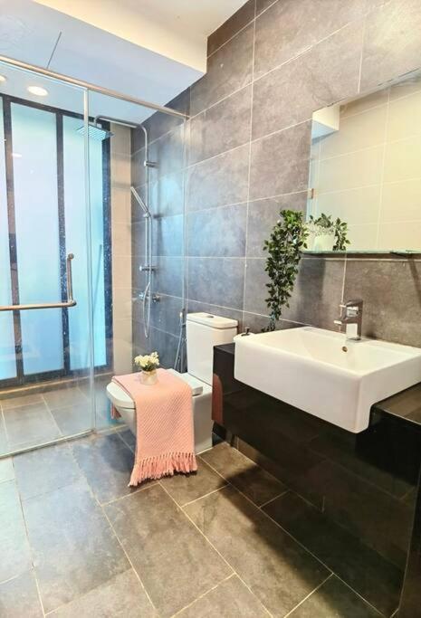 Almas suites Youtube Netflix 100mbps By STAY - Hizvo