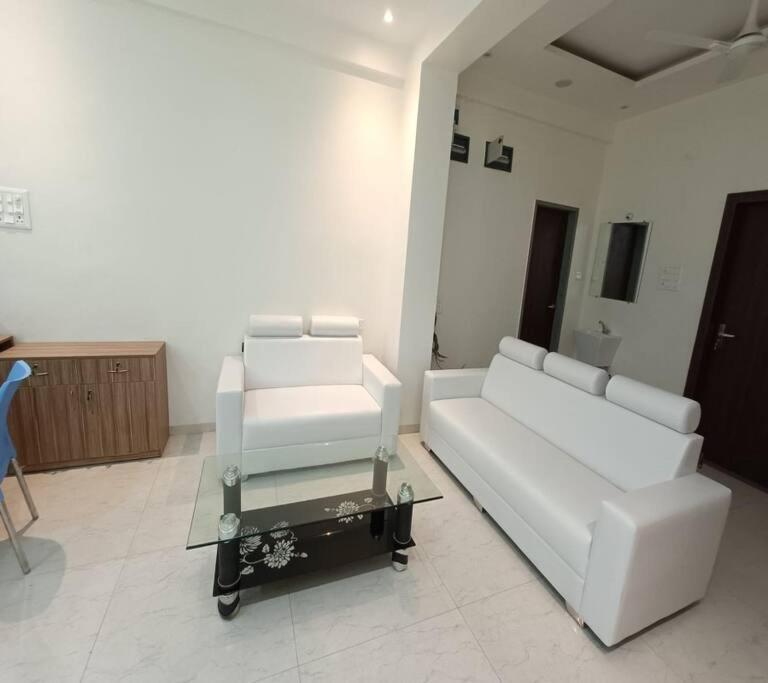 SwageStay Scheme No 114 Near CHL 114 - Housity