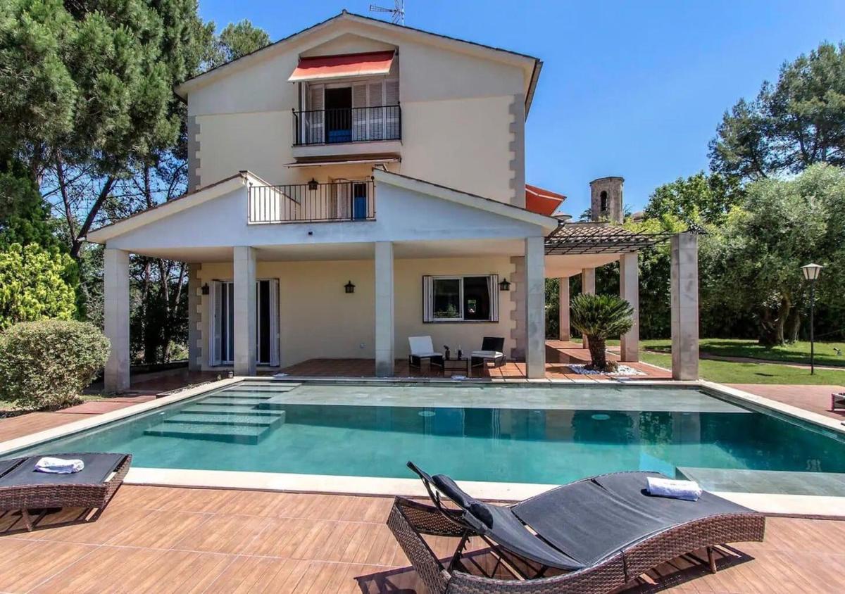 Pacifico 30minutes drive from Sitges. Modern. Swimming pool XXL Garden 15p - Housity