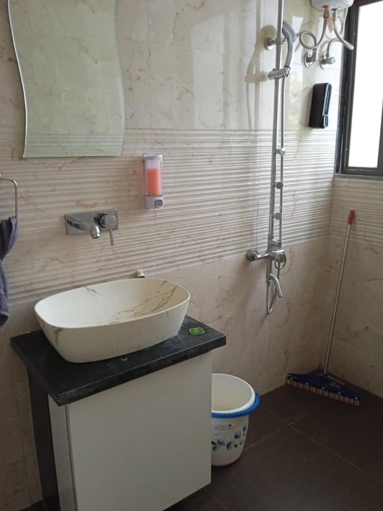 Luxurious 3 bedroom villa with private pool & Deck - Housity