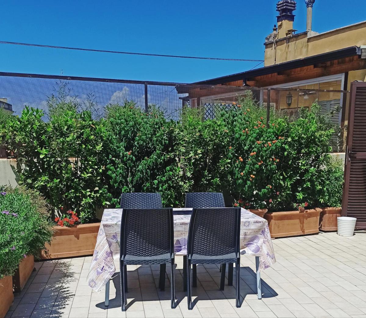 Living by Vatican with panoramic terraces in Rome - Housity