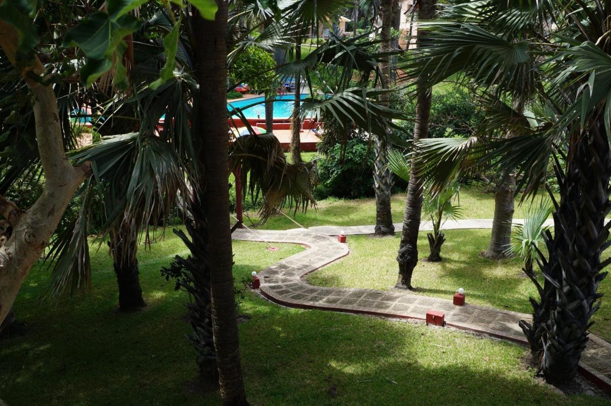 Lemon Creek Hotel Resort - Housity