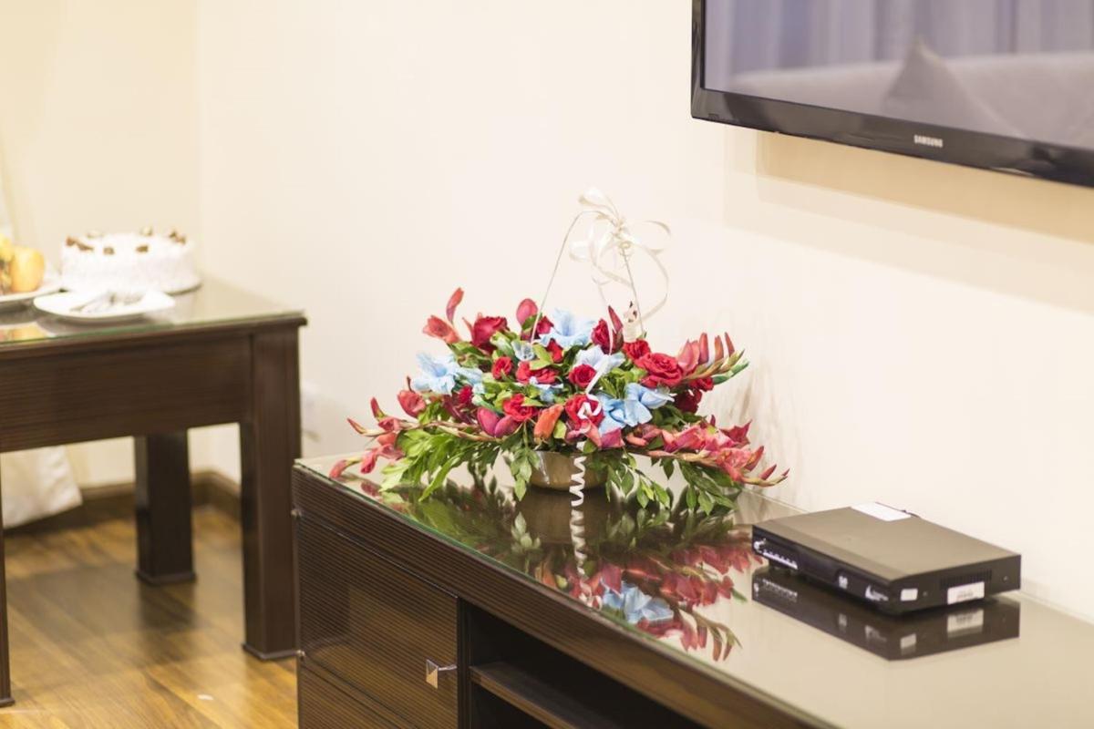 Royaute Luxury Suites and Hotel Gulberg Lahore - Hizvo