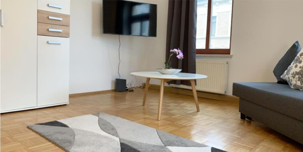 Lea Apartments Monteurswohnungen Zentrum Ost - Hizvo