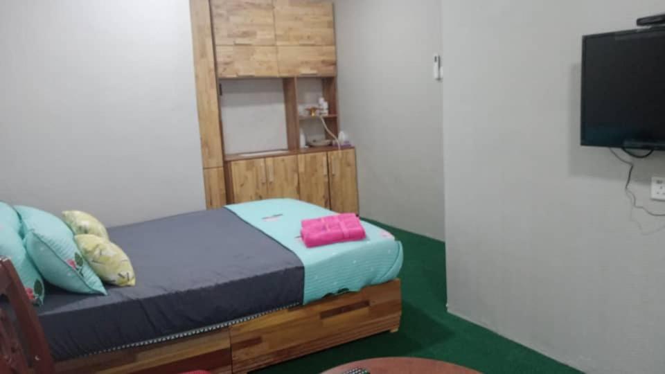 WALDAN ROOMSTAY Pantai Seberang Takir Terengganu Unit C - Housity