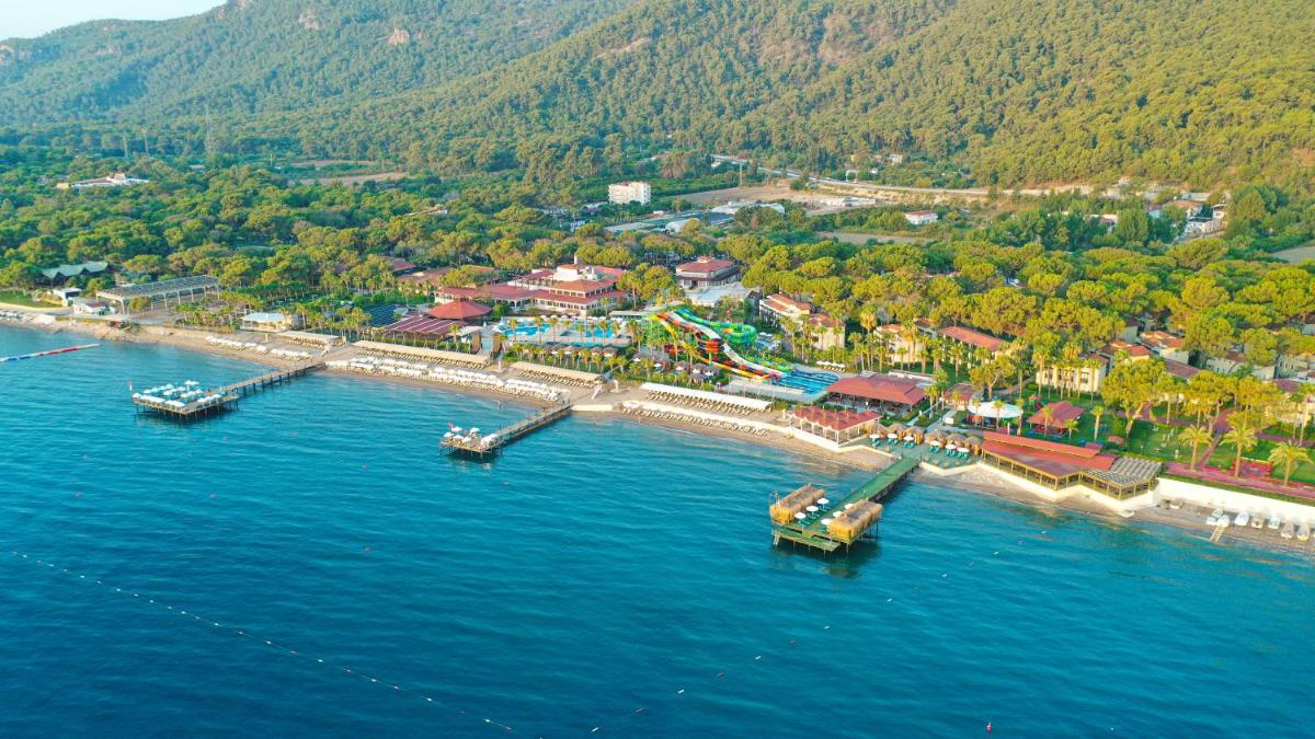 Crystal Flora Beach Resort - Ultimate All Inclusive - Housity