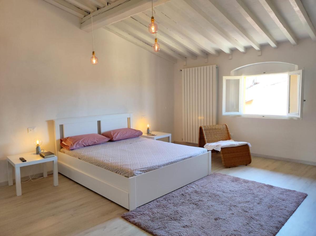 Santini House - Housity